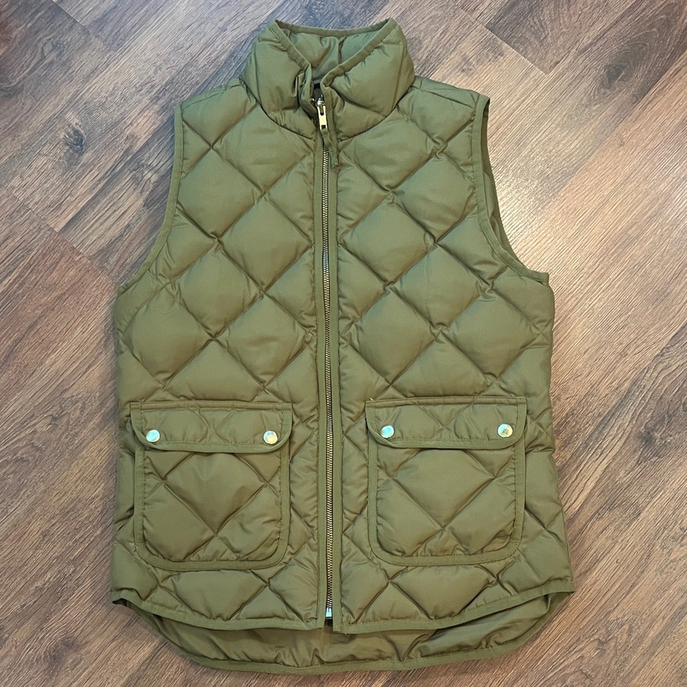 J. Crew XS Olive Quilted Vest 🫒